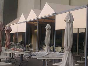 Pvc roof fitted with transparent roller blinds